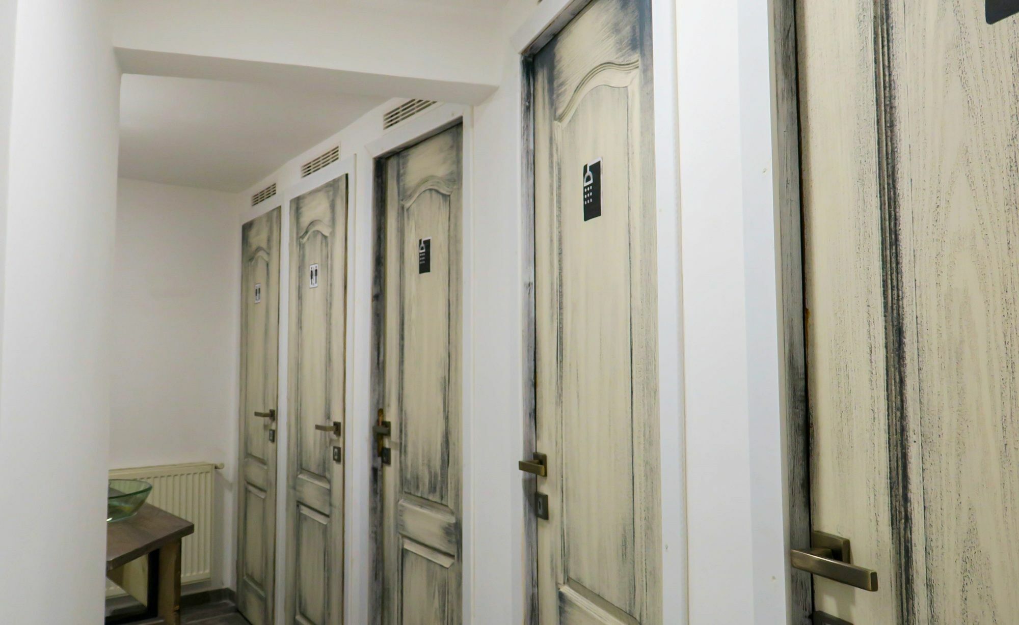 The Evil Clown Hostel 布拉索夫 外观 照片