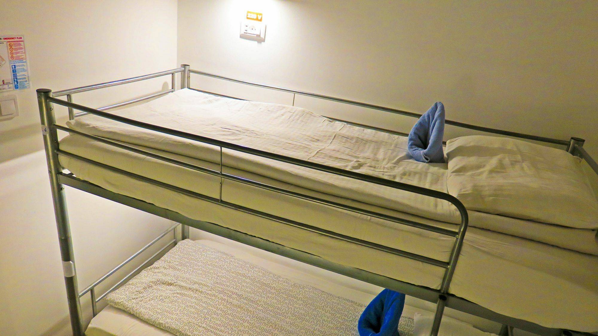 The Evil Clown Hostel 布拉索夫 外观 照片